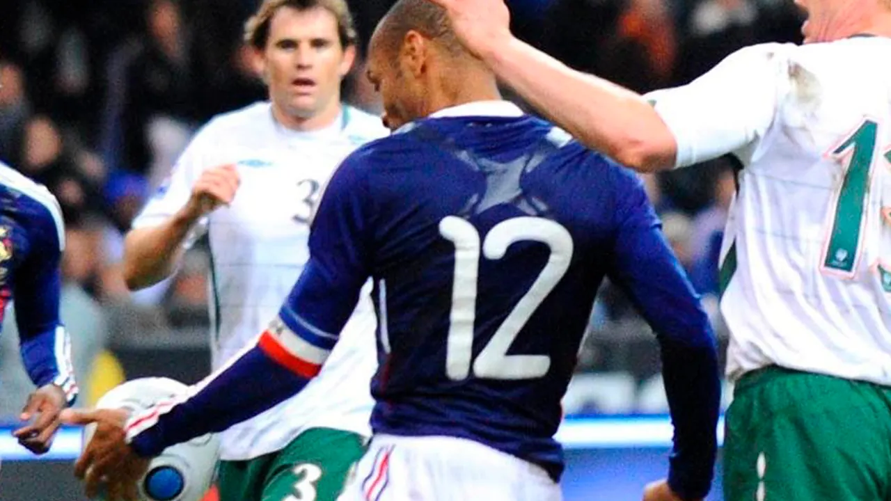 La mano de Henry clasifica a Francia al Mundial